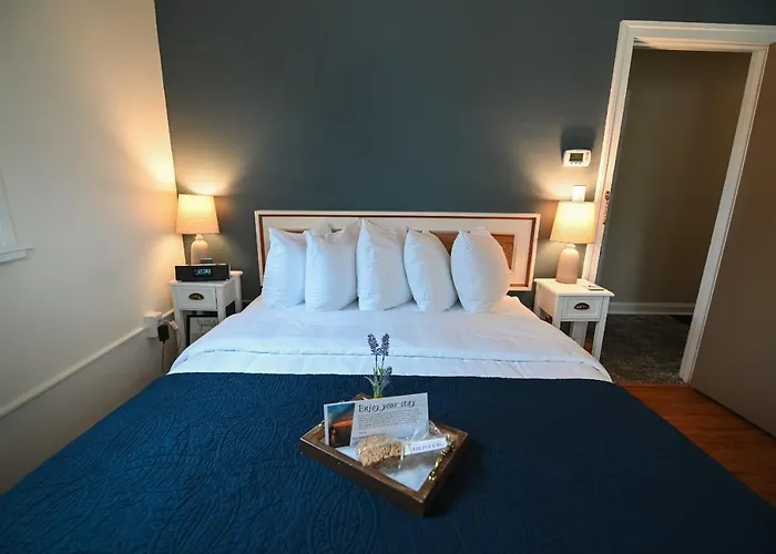 The Lakehouse Inn Geneva