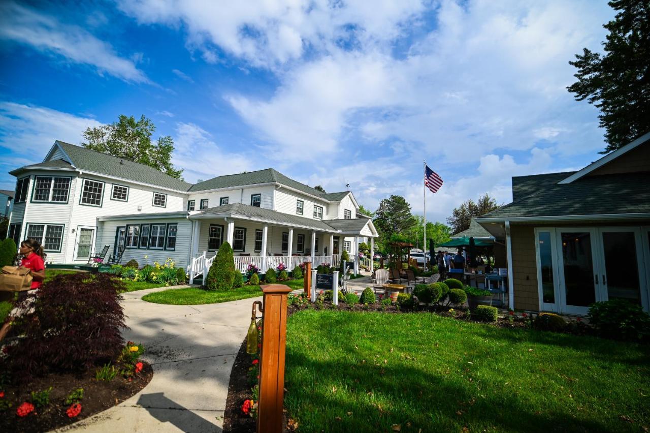 Inn The Lakehouse