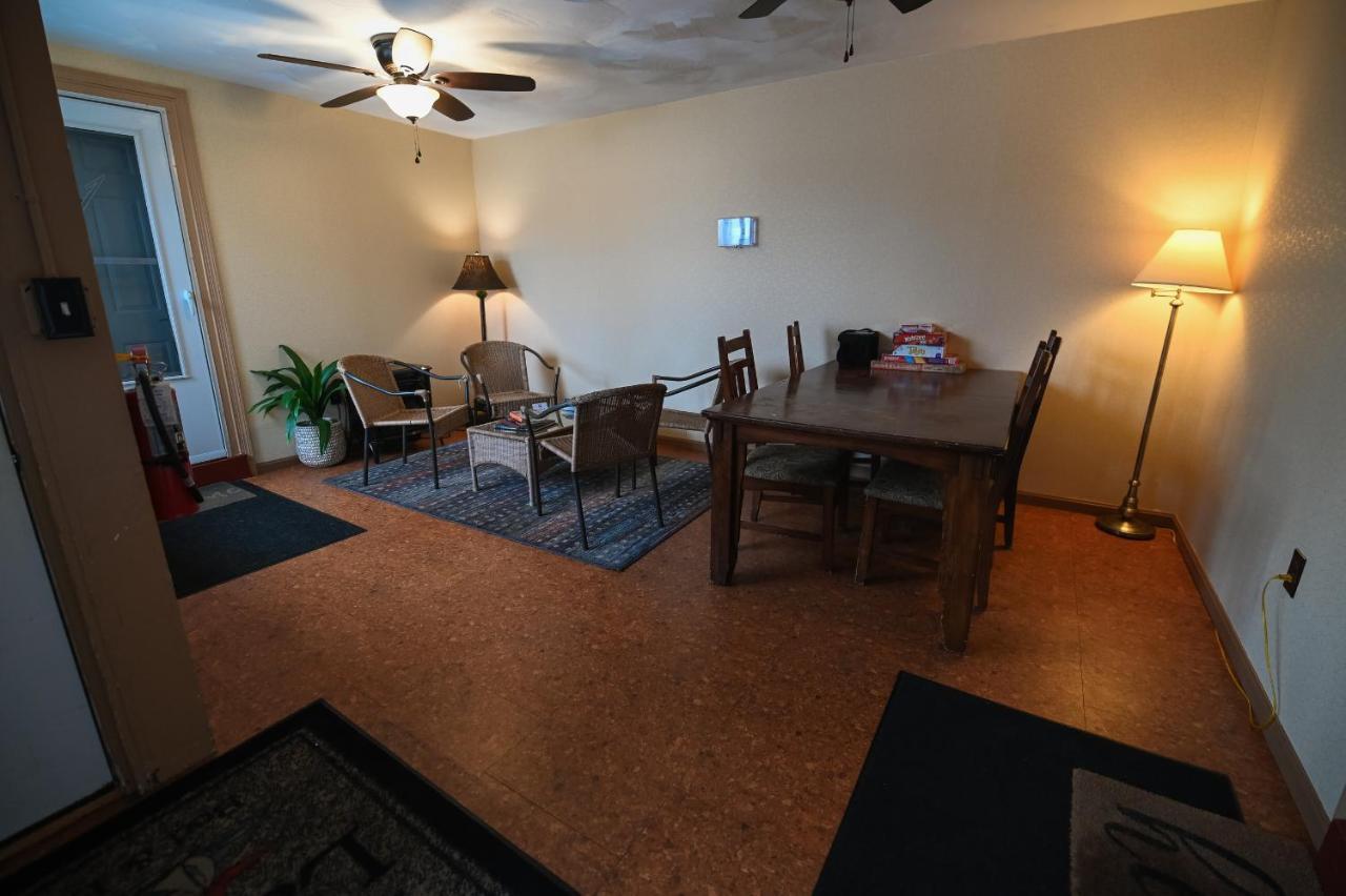 The Lakehouse Inn 3*