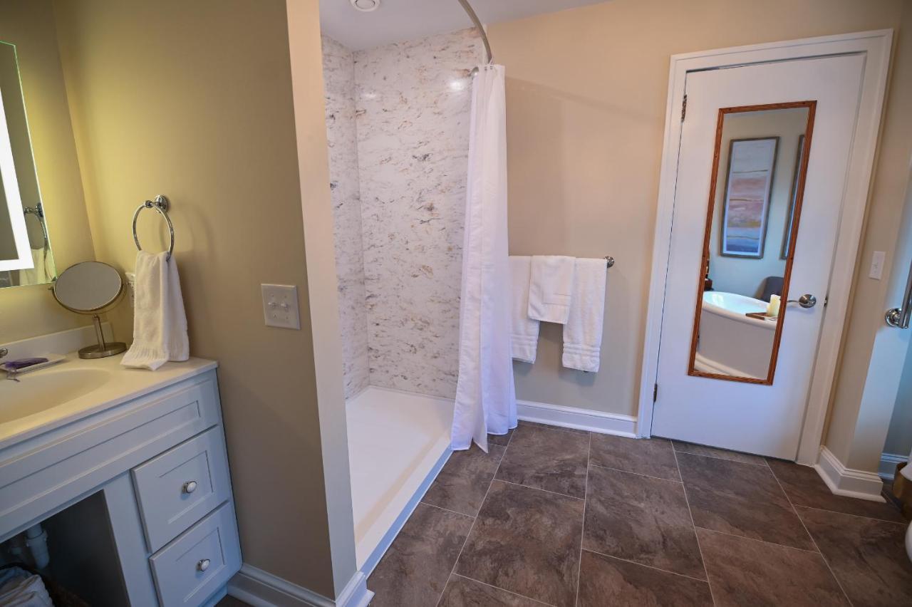 Inn The Lakehouse